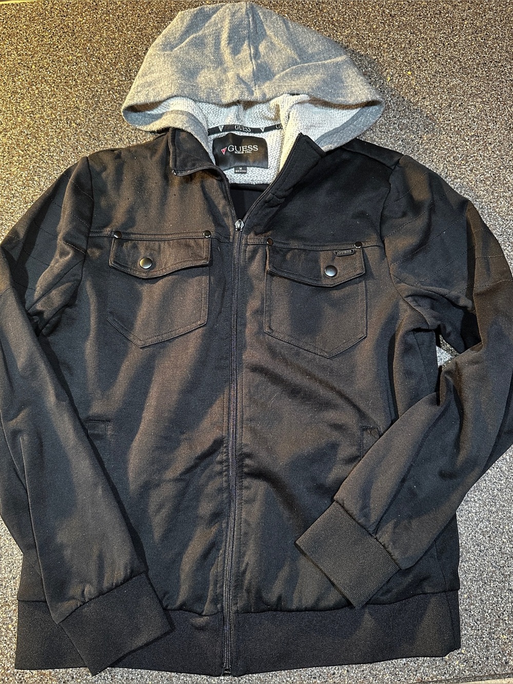 Guess Mens Zipped Dressy Hoodie Medium black & Gray
